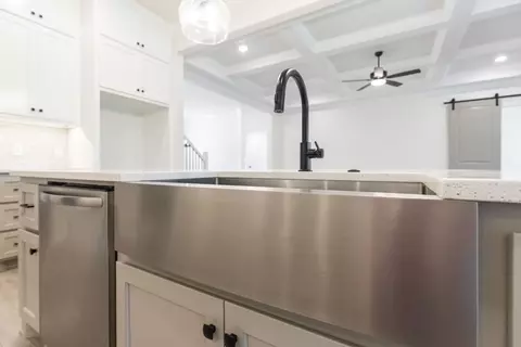 Kitchen - 2920 E Northampton St, Broken Arrow, OK 74014 photo 9 of 20