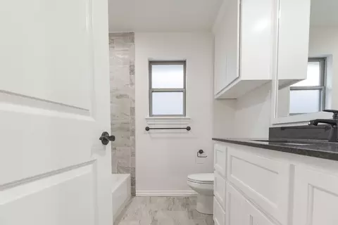 Bath - 2920 E Northampton St, Broken Arrow, OK 74014 photo 10 of 17