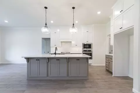 Kitchen - 2920 E Northampton St, Broken Arrow, OK 74014 photo 1 of 20