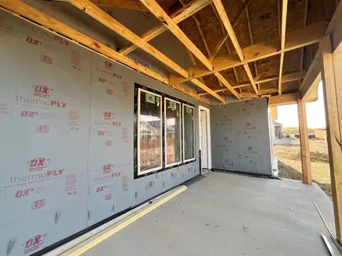 Exterior - 10124 Oakstone Dr, Wht Settlemt, TX 76108 photo 3 of 4