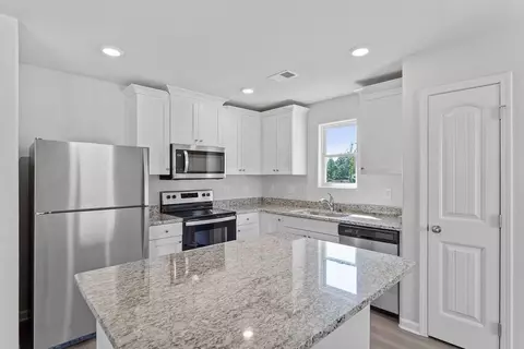 Kitchen - 3004 Pilgrim Way, Montevallo, AL 35115 photo 1 of 2