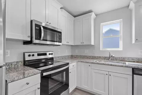 Kitchen - 3004 Pilgrim Way, Montevallo, AL 35115 photo 2 of 2