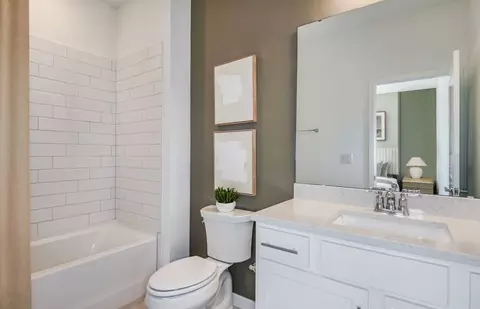 Bath - 16812 Harmony River Ln, Parrish, FL 34219 photo 1 of 2