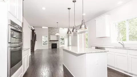 Kitchen - 930 E Drahner Rd, Oxford, MI 48371 photo 4 of 9