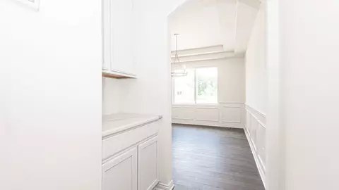 Entry Way - 930 E Drahner Rd, Oxford, MI 48371 photo 2 of 10