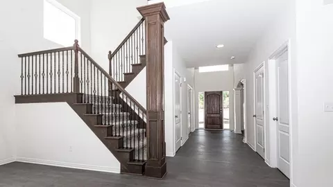 Entry Way - 930 E Drahner Rd, Oxford, MI 48371 photo 3 of 10