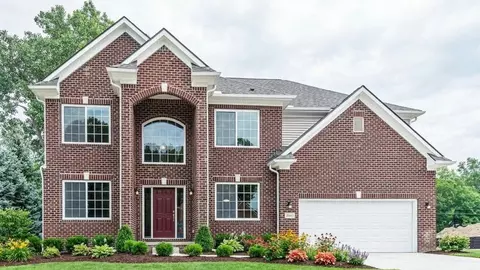 930 E Drahner Rd, Oxford, MI 48371