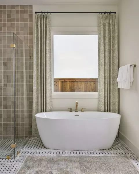 Bath - 203 Moss Haven Pl, Allen, TX 75013 photo 3 of 14