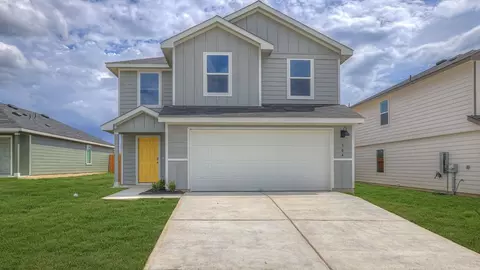 504 Wild Goose Dr, Luling, TX 78648
