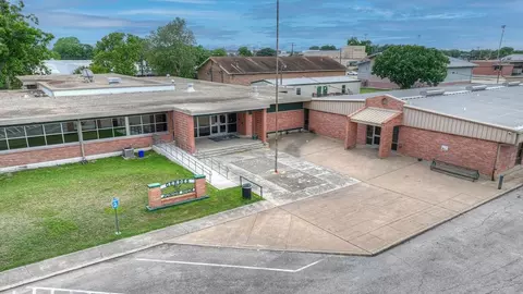 Other - 504 Wild Goose Dr, Luling, TX 78648 photo 6 of 11