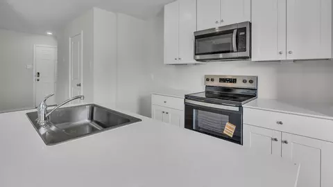 Kitchen - 504 Wild Goose Dr, Luling, TX 78648 photo 3 of 6