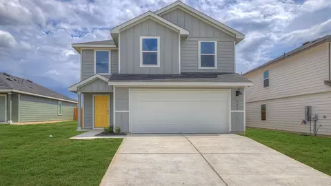 Exterior - 504 Wild Goose Dr, Luling, TX 78648 photo 2 of 7
