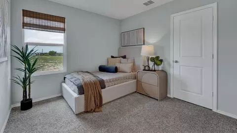Bedroom - 504 Wild Goose Dr, Luling, TX 78648 photo 6 of 7