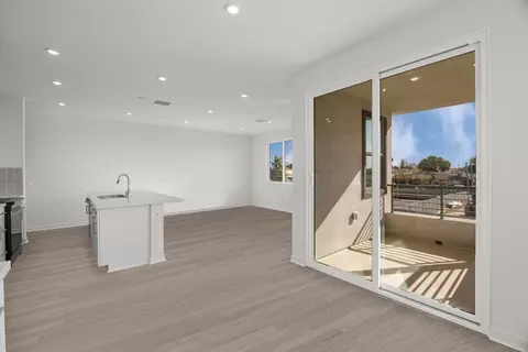 2952 W Lincoln Ave, Anaheim, CA 92804