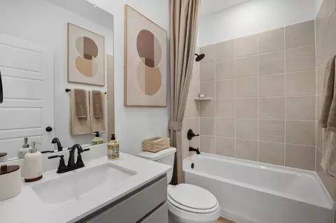 Bath - 709 Rustic Ridge Dr, Lavon, TX 75166 photo 3 of 9