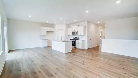 Living - 1797 Jacko Ln, Circleville, OH 43113 photo 3 of 5