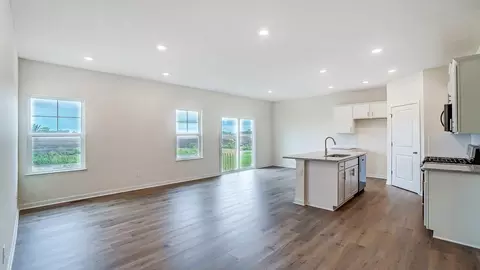 Living - 1797 Jacko Ln, Circleville, OH 43113 photo 2 of 5