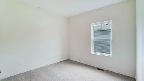 Bedroom - 1797 Jacko Ln, Circleville, OH 43113 photo 5 of 18