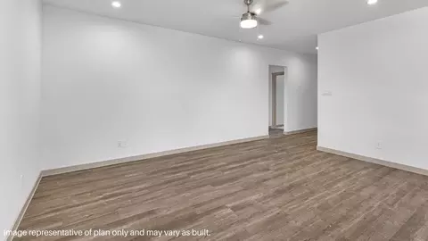Living - 13 Robin Ct, Angleton, TX 77515 photo 1 of 2