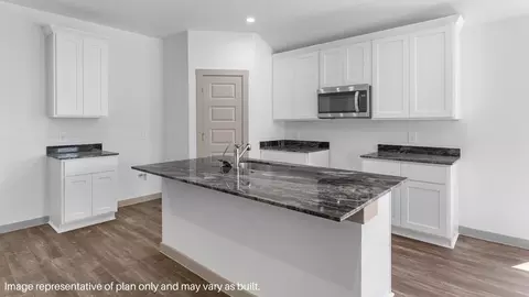 Kitchen - 13 Robin Ct, Angleton, TX 77515 photo 3 of 5