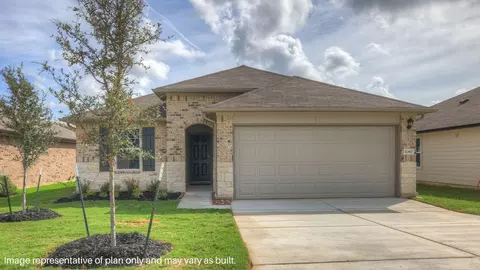 13 Robin Ct, Angleton, TX 77515