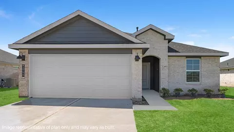 Exterior - 13 Robin Ct, Angleton, TX 77515 photo 2 of 10