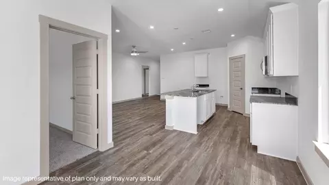 Entry Way - 13 Robin Ct, Angleton, TX 77515 photo 2 of 6