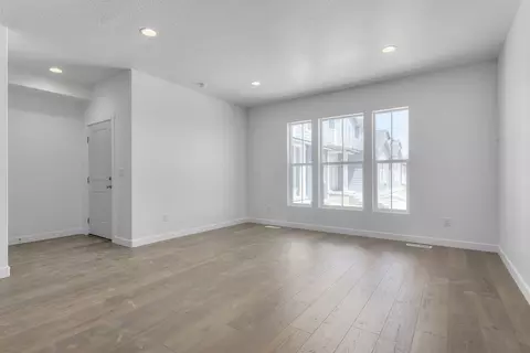Living - 6648 N Monument Peak, Eagle Mountain, UT 84005 photo 1 of 4