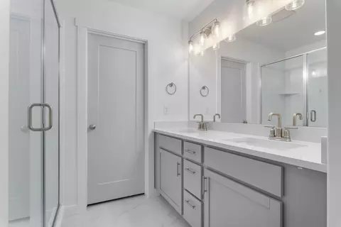 Bath - 6648 N Monument Peak, Eagle Mountain, UT 84005 photo 3 of 6