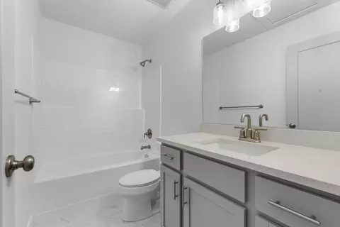 Bath - 6648 N Monument Peak, Eagle Mountain, UT 84005 photo 2 of 6