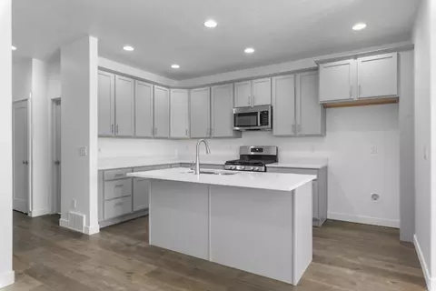 Kitchen - 6648 N Monument Peak, Eagle Mountain, UT 84005 photo 2 of 4