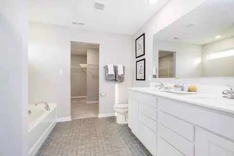 Bath - 965 Ty Dr, Lithopolis, OH 43136 photo 2 of 6