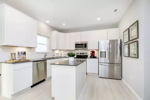 Kitchen - 965 Ty Dr, Lithopolis, OH 43136 photo 1 of 10