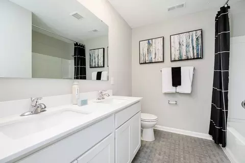 Bath - 965 Ty Dr, Lithopolis, OH 43136 photo 1 of 6