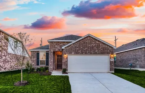327 Smugglers Bay Ln, Crosby, TX 77532