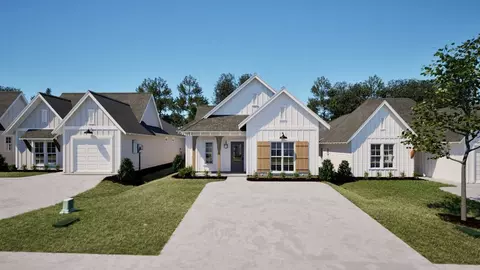 100 Firefly Ln, Opelika, AL