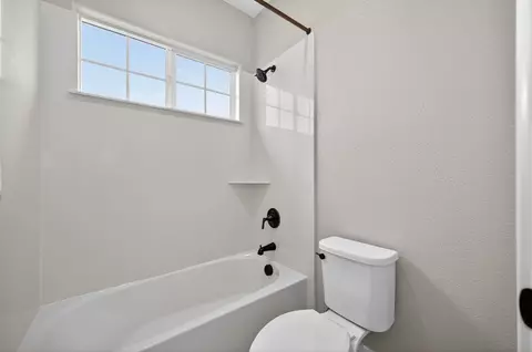 Bath - 2932 Meadow Sedge Ave, Roseville, CA 95747 photo 9 of 25