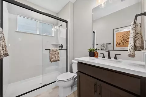 Bath - 2932 Meadow Sedge Ave, Roseville, CA 95747 photo 11 of 25