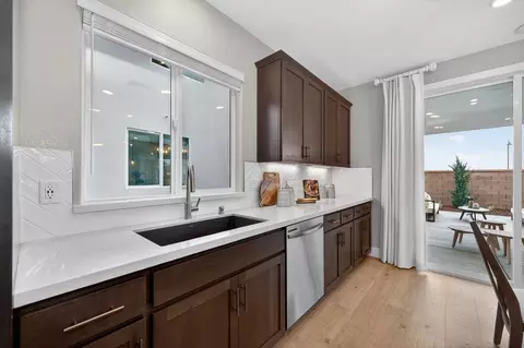 Kitchen - 2932 Meadow Sedge Ave, Roseville, CA 95747 photo 7 of 30
