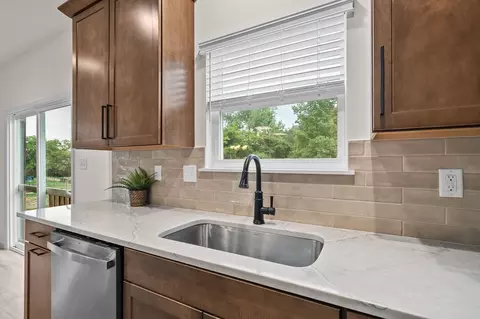 Kitchen - 1308 Hillside Ct, Rolla, MO 65401 photo 4 of 14