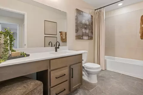 Bath - 7115 Saddle Crest Way, Beasley, TX 77417 photo 2 of 2