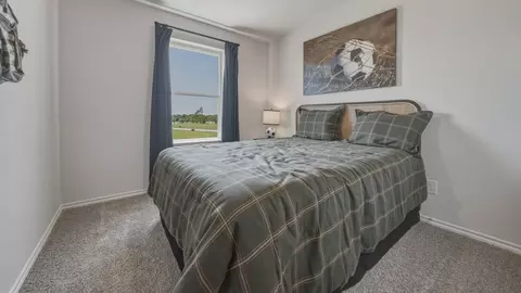 Bedroom - 1915 Glory Dr, Bonham, TX 75418 photo 6 of 7