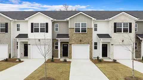 124 Kenmore Cir, Perry, GA 31069