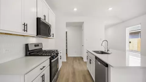 Kitchen - 20306 Stroker Pass Rd, Crosby, TX 77532 photo 1 of 2