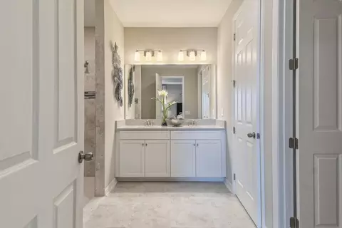 Bath - 2225 Anderson Snow Rd, Spring Hill, FL 34609 photo 4 of 4