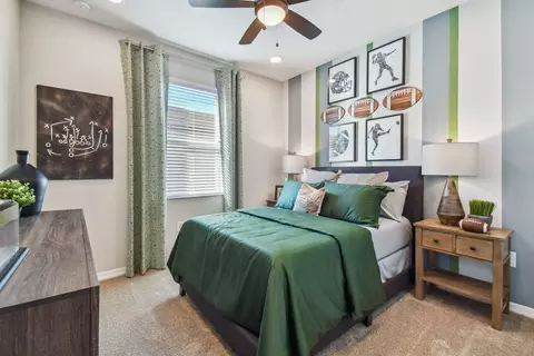 Bedroom - 2225 Anderson Snow Rd, Spring Hill, FL 34609 photo 2 of 6
