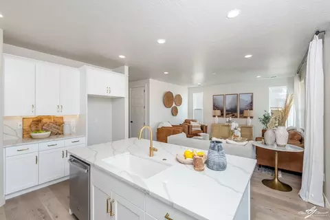 Kitchen - 1356 N Rustico Dr, Washington, UT 84780 photo 2 of 3
