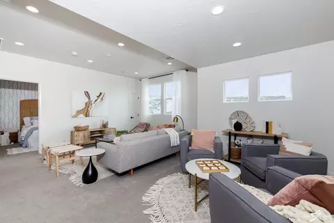 Living - 1356 N Rustico Dr, Washington, UT 84780 photo 4 of 5