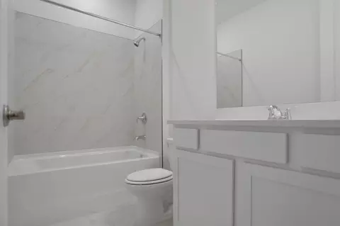 Bath - 7418 Sea Manatee St, Parrish, FL 34219 photo 4 of 4
