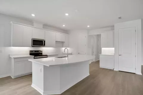Kitchen - 7418 Sea Manatee St, Parrish, FL 34219 photo 2 of 6